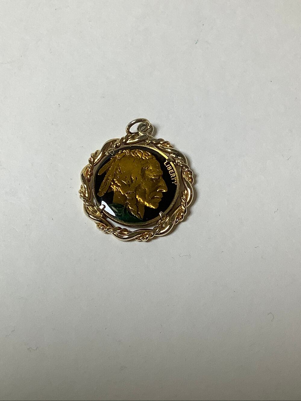 Buffalo Nickel Gold-Tone Twisted Rope Design Frame Circular Pendent C32-2